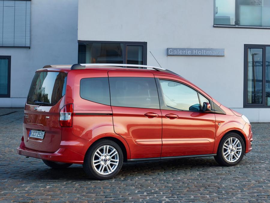  Ford Tourneo Courier (Race Red) 2014 года  (фото 4 из 27)